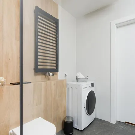Vermelo View By Renters Apartment Krakau